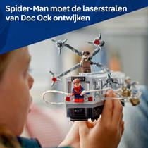 LEGO Marvel Spider-Man vs. Doc Ock metroscène 76321 productafbeelding 8