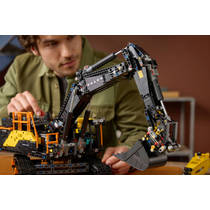 LEGO Technic Volvo EC500 Hybrid graafmachine 42215 productafbeelding 6