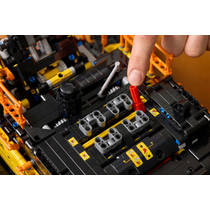 LEGO Technic Volvo EC500 Hybrid graafmachine 42215 productafbeelding 10