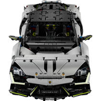 LEGO Technic Lamborghini Revuelto supersportwagen 42214 productafbeelding 6