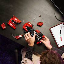 LEGO Technic Ferrari FXX K 42212 productafbeelding 6