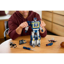 LEGO Icons Transformers: Soundwave 10358 productafbeelding 4