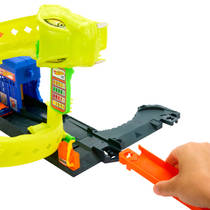 Hot Wheels City kronkelende slang in de aanval speelset productafbeelding 2