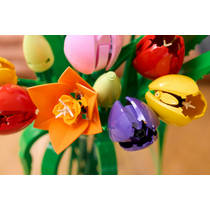 LEGO Botanicals boeket met tulpen 11501 productafbeelding 6