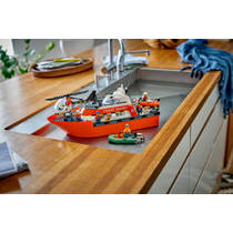 LEGO City kustwacht reddingsboot met helikopter 60504 productafbeelding 5