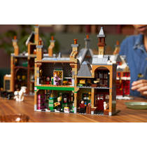 LEGO Harry Potter het dorp Zweinsveld verzameleditie 76457 productafbeelding 7