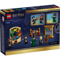 LEGO Harry Potter kasteel Zweinstein: sorteerhoedceremonie 76460 productafbeelding 6