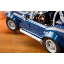 LEGO Icons Shelby Cobra 427 S/C 10357 productafbeelding 4