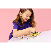 LEGO Friends bestelwagen met dierenaccessoires 42678 productafbeelding 3