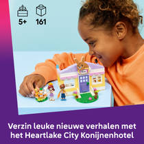 LEGO Friends Heartlake City konijnenhotel 42679 productafbeelding 7