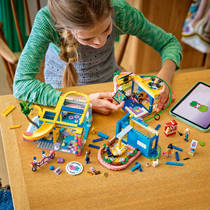LEGO Friends Heartlake City clubhuis 42689 productafbeelding 4