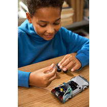 LEGO Speed Champions tijdmachine uit Back to the Future 77256 productafbeelding 4