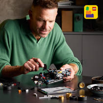 LEGO Technic 1966 Ford GT40 MKII racewagen 42223 productafbeelding 5