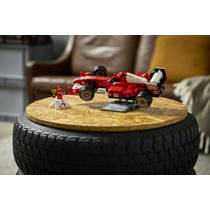 LEGO Icons F1 Ferrari F2004 & Michael Schumacher 11375 productafbeelding 6