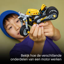 LEGO Technic gele motor 42225 productafbeelding 8