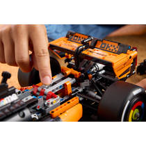 LEGO Technic McLaren MCL39 F1 auto 42228 productafbeelding 2
