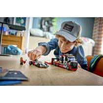 LEGO City F1 displaytruck met Audi F1 racewagen 60493 productafbeelding 2