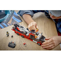 LEGO City F1 displaytruck met Audi F1 racewagen 60493 productafbeelding 3
