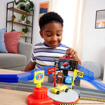 Disney Pixar Cars Piston Cup stuntbaan productafbeelding 3