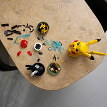 LEGO Pokémon Pikachu en Pokéball 72152 productafbeelding 7