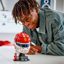LEGO Editions Scuderia Ferrari HP helm van Charles Leclerc 43014 productafbeelding 9