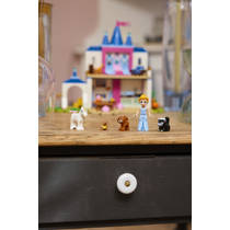 LEGO Disney Princess Assepoesters kasteel met dierenvriendjes 43283 productafbeelding 4