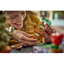 LEGO Harry Potter Zweinstein: Kruidenkunde planten 76474 productafbeelding 2