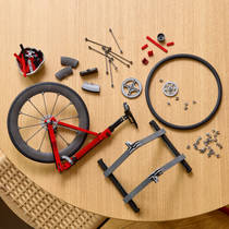 LEGO Icons racefiets 11380 productafbeelding 2