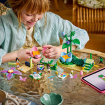 LEGO Friends draaiende theekopjesattractie met bloementhema 42702 productafbeelding 3