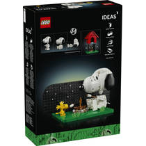 LEGO Ideas Peanuts: Snoopy's hondenhok 21368 productafbeelding 7