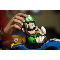 LEGO Super Mario: Mario Kart: Luigi en Mach 8 72050 productafbeelding 4