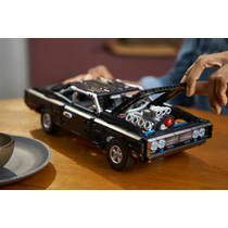 LEGO Technic Fast and Furious Dodge Charger R/T 42231 productafbeelding 5
