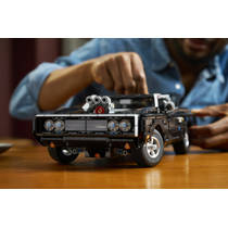 LEGO Technic Fast and Furious Dodge Charger R/T 42231 productafbeelding 4