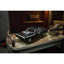 LEGO Technic Fast and Furious Dodge Charger R/T 42231 productafbeelding 6
