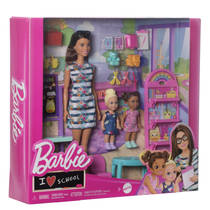 Barbie dol op school productafbeelding 3