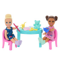 Barbie dol op school productafbeelding 4