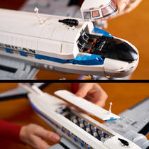 LEGO Icons Douglas DC-3 Pan Am passagiersvliegtuig 11378 productafbeelding 4