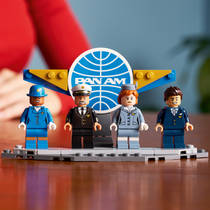 LEGO Icons Douglas DC-3 Pan Am passagiersvliegtuig 11378 productafbeelding 3