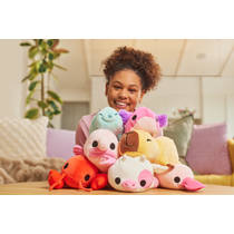 Hug-A-Lumps klein Cow Holly S3 - 35 cm productafbeelding 3