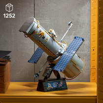 LEGO Icons ruimtetelescoop Hubble 11382 productafbeelding 2