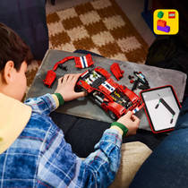 LEGO Technic Ferrari 488 PISTA 42235 productafbeelding 3