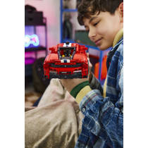 LEGO Technic Ferrari 488 PISTA 42235 productafbeelding 6