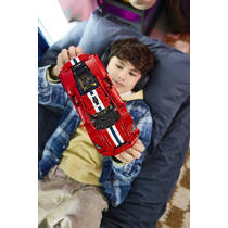 LEGO Technic Ferrari 488 PISTA 42235 productafbeelding 5