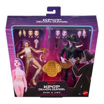 KPop Demon Hunters actiefigurenset Rumi & Juni Final Battle productafbeelding 2