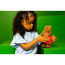nijntje & Friends knuffel Nina - 23 cm productafbeelding 2