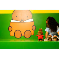 nijntje & Friends knuffel Nina - 23 cm productafbeelding 4