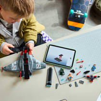 LEGO Marvel Avengers: Doomsday Quinjet 76347 productafbeelding 3